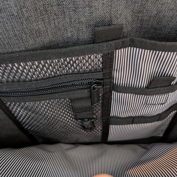 Herschel Convertible Tote / Backpack Bag - Picture 6 of 6